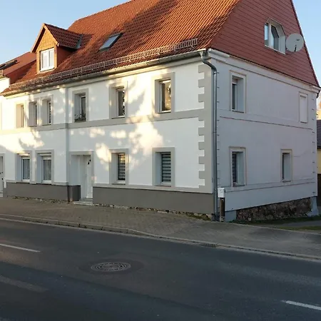 Seyfarthrooms - Grossroehrsdorf 2 - Zentrale Lage, Stilvolle Einrichtung, Blick In Den Garten *