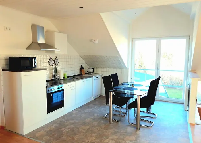 Seyfarthrooms - Grossroehrsdorf 2 - Zentrale Lage, Stilvolle Einrichtung, Blick In Den Garten