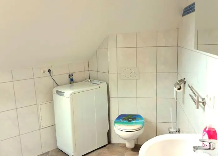 Seyfarthrooms - Grossroehrsdorf 2 - Zentrale Lage, Stilvolle Einrichtung, Blick In Den Garten Lejlighed *